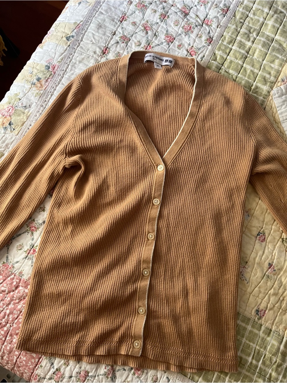 Ribbed Button-Down Cardigan in Camel Brown